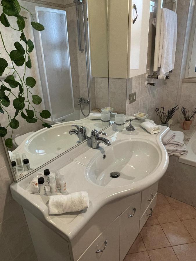 דירות נאפולי Renza House Chiaia מראה חיצוני תמונה